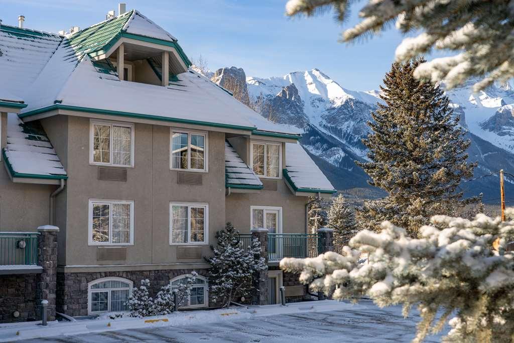 Pocaterra Inn & Waterslide Canmore Dış mekan fotoğraf