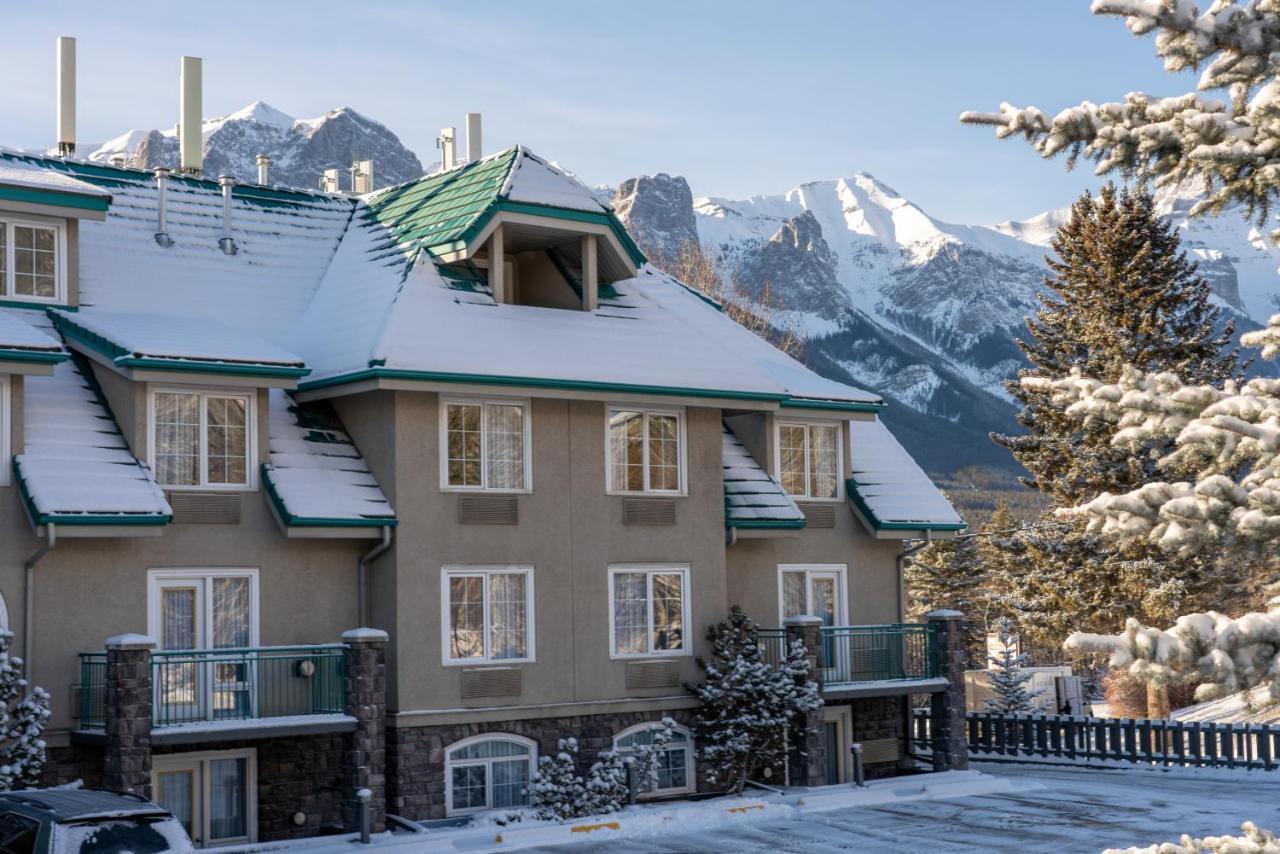 Pocaterra Inn & Waterslide Canmore Dış mekan fotoğraf