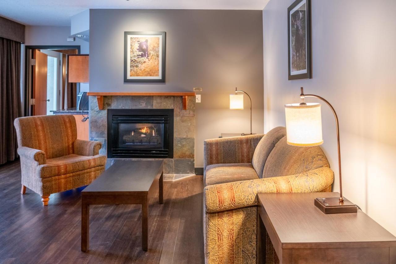 Pocaterra Inn & Waterslide Canmore Dış mekan fotoğraf